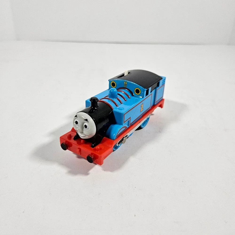 Thomas & Friends TrackMaster Thomas the Tank Engine Motorized Train 2009 Mattel
